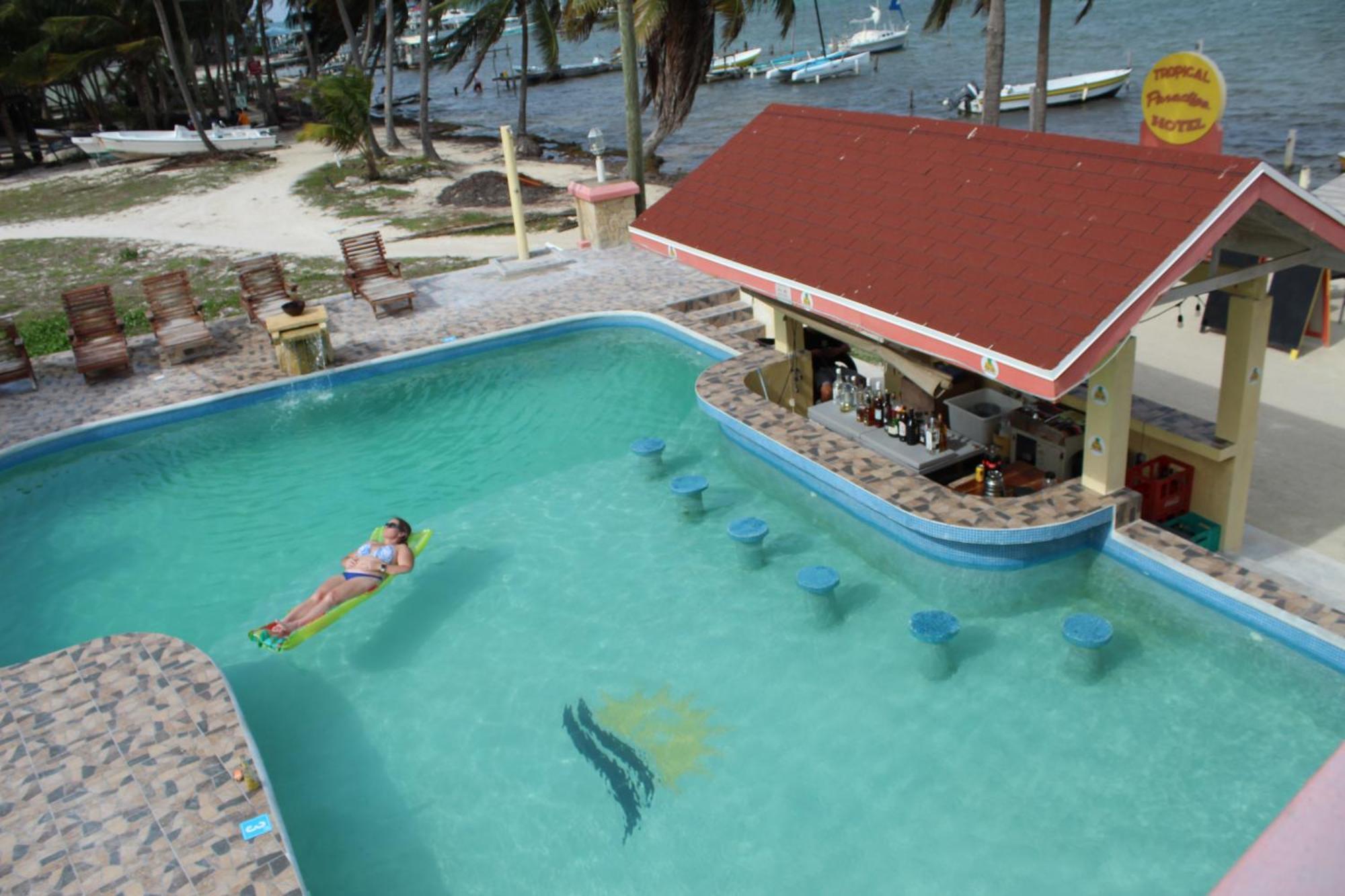 Tropical Paradise Caye Caulker Exterior photo