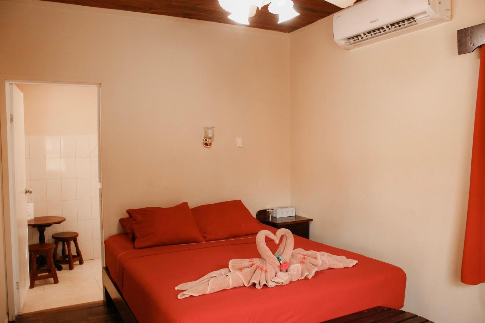 Tropical Paradise Caye Caulker Exterior photo