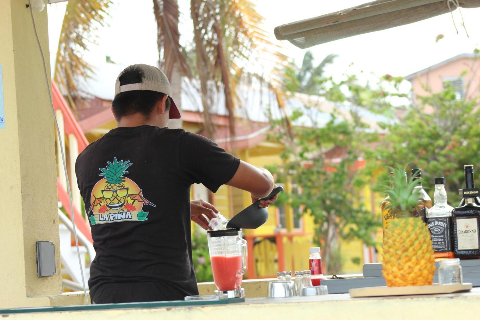 Tropical Paradise Caye Caulker Exterior photo