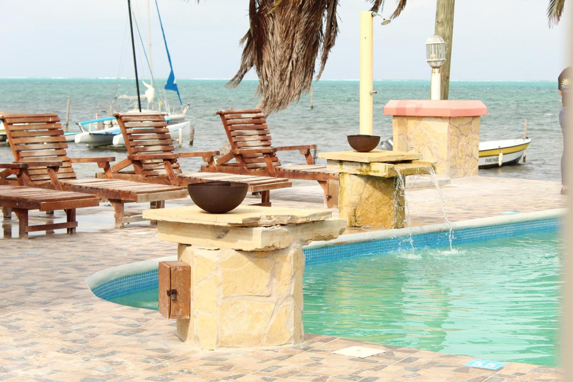 Tropical Paradise Caye Caulker Exterior photo