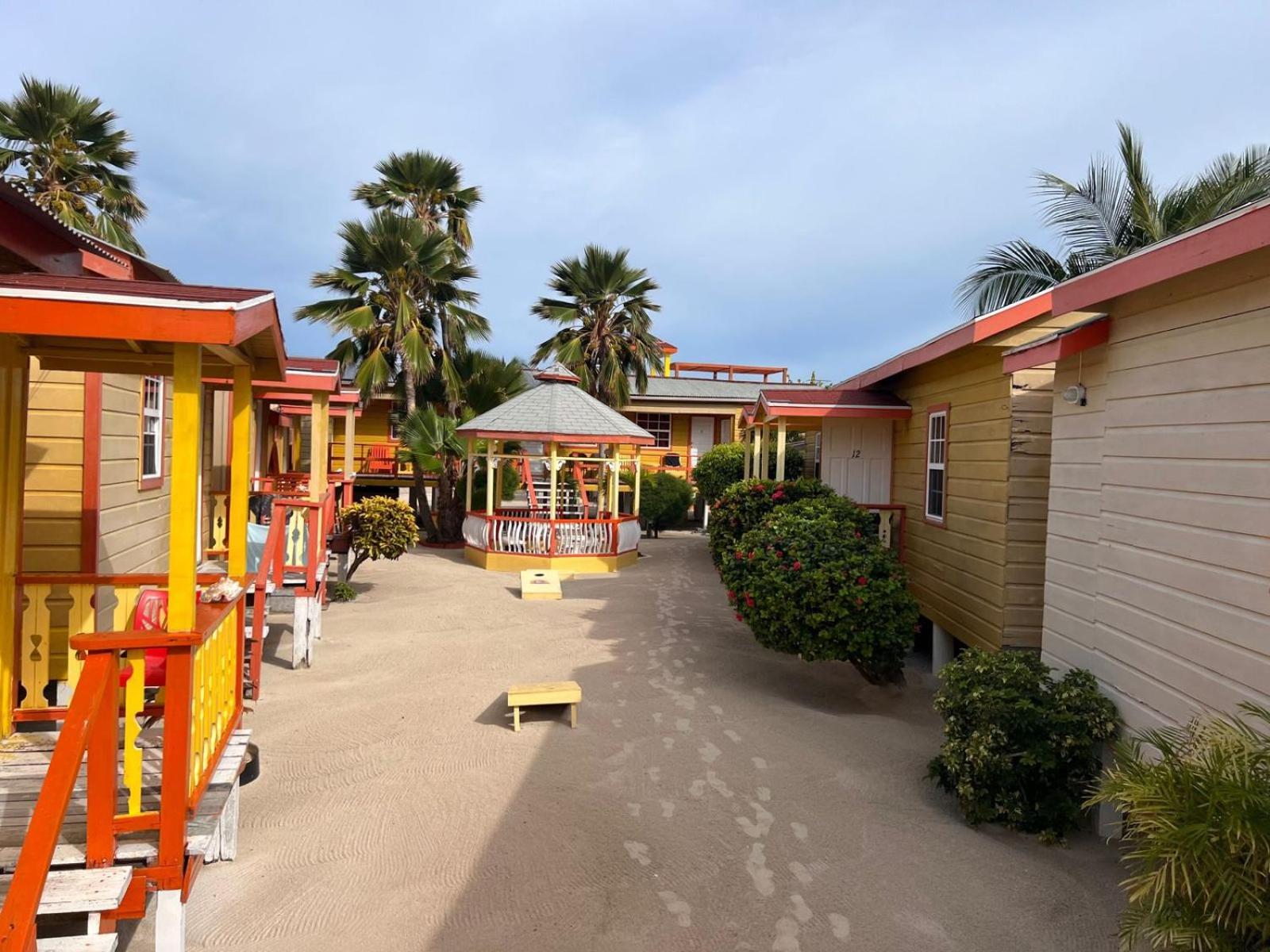 Tropical Paradise Caye Caulker Exterior photo